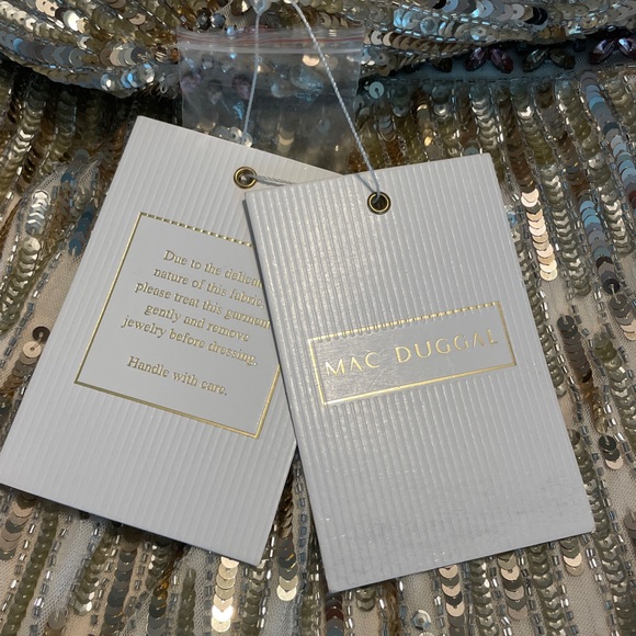 SOLD. New Mac Duggal Gold Sequin Embellished Evening Gown size 4 - Picture 16 of 17